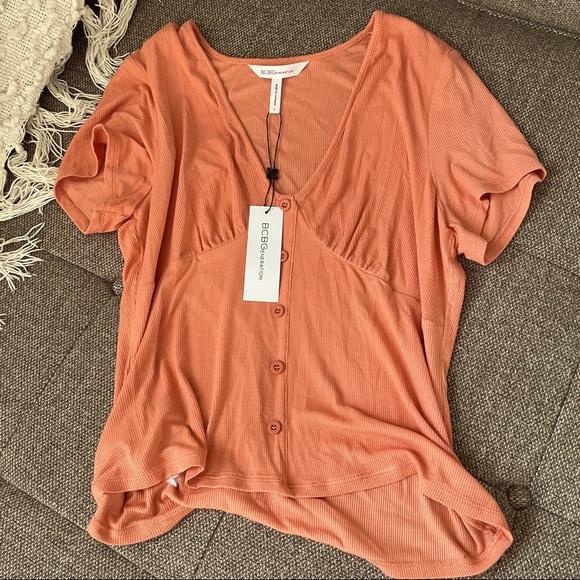 BCBGeneration Tops - BCBGeneration top 🍊BNWT